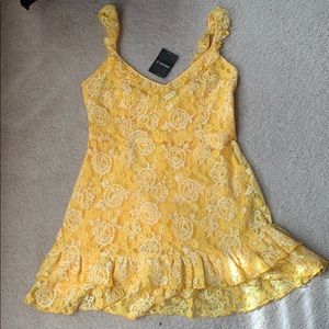 Forever 21 yellow lace mini dress